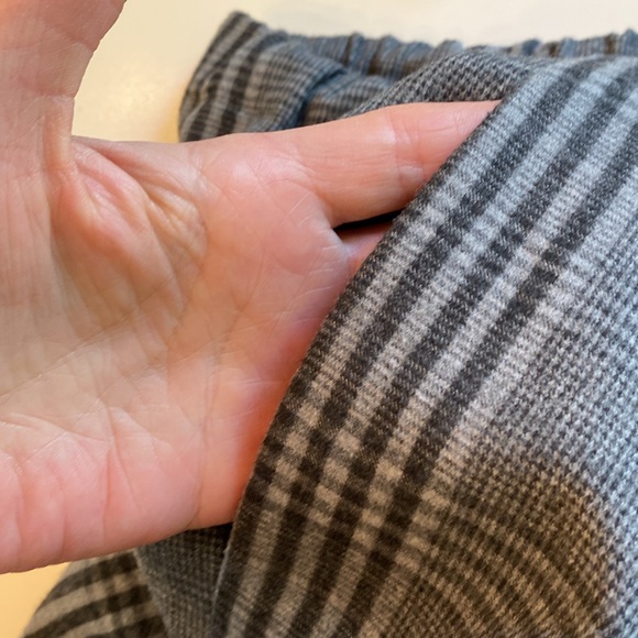 Aritzia Babaton grey plaid pull on mid rise cropped jimmy pants size large - Picture 5 of 8